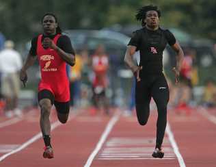 Denard Robinson 100m 10.44 seconds Michigan QB